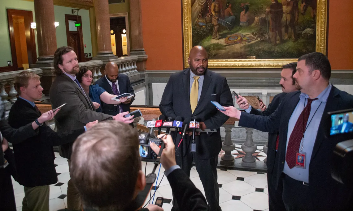 Illinois Lawmakers Propose $55 Billion Budget With New Tax Plans