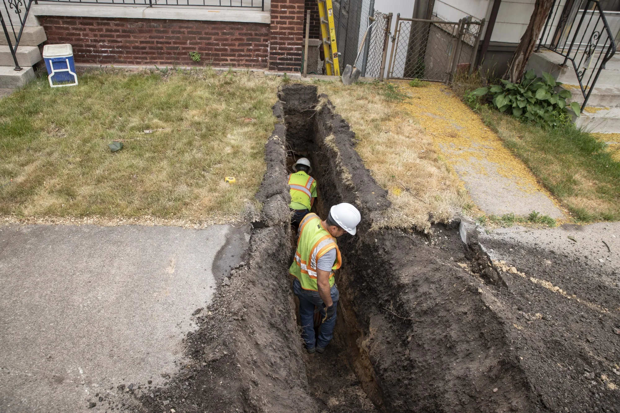 Chicago’s Lead Pipe Replacement Plan Trails Federal Deadline by 30 Years