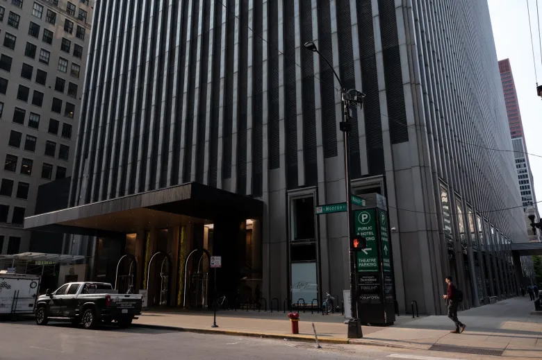 ICE Detaining Immigrants Outside Chicago Immigration Court After Case Dismissals, Raising Legal Concerns