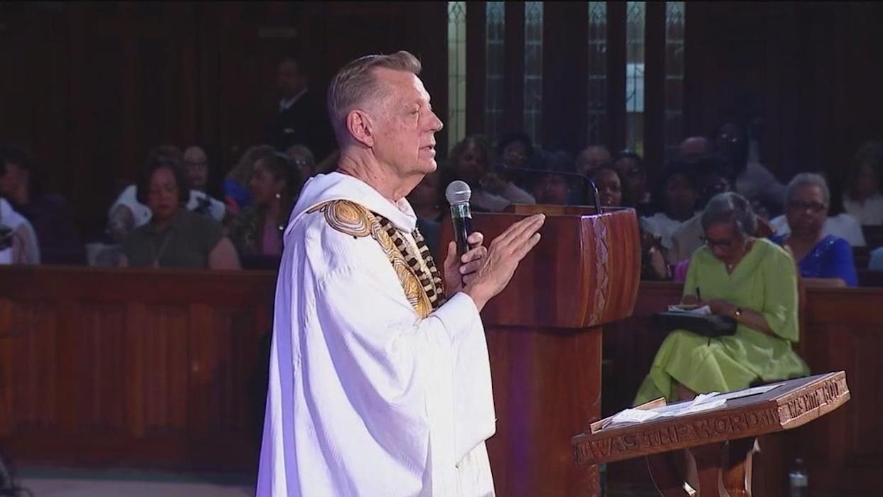 Father Pfleger After Teen Shooting: ‘Stop Putting Everything You Do on Social Media’