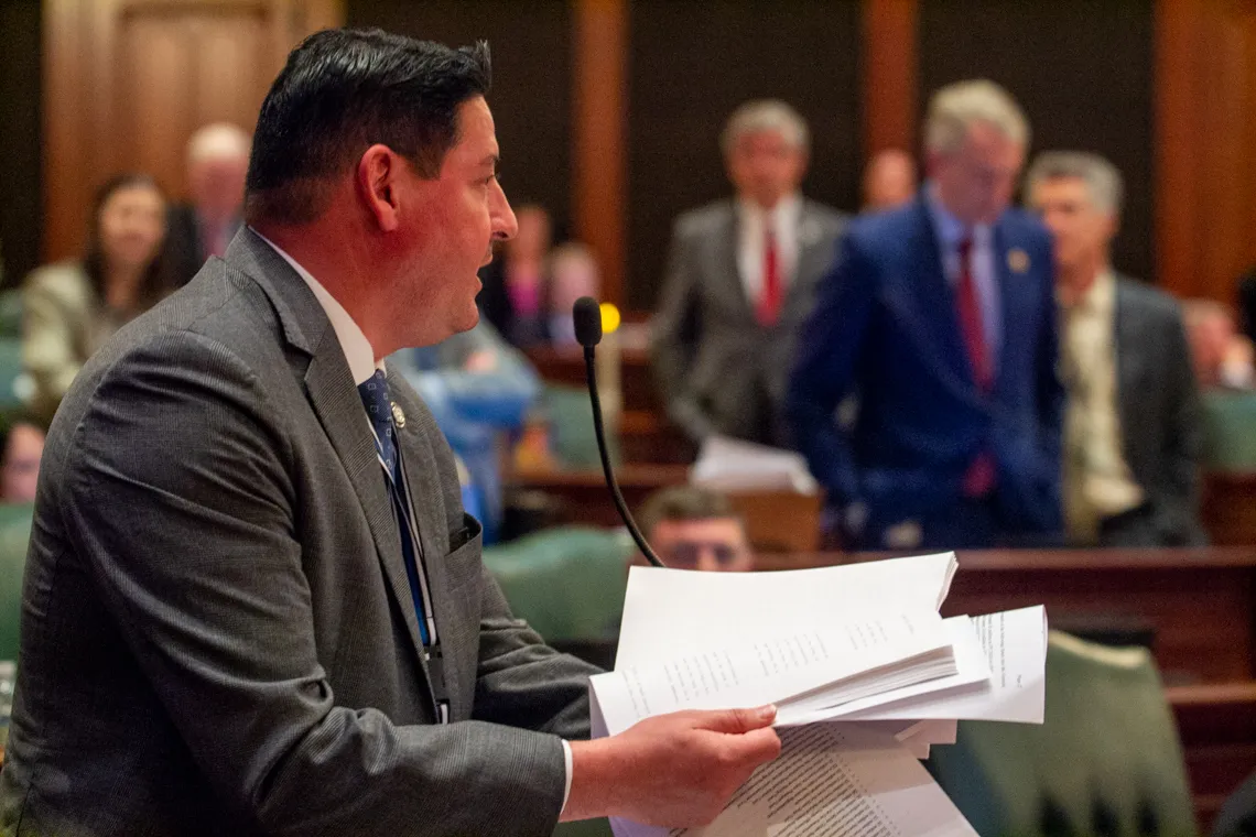 Illinois Budget 2025: New Taxes on Sports Bets, Vaping, and Out-of-State Sales Approved