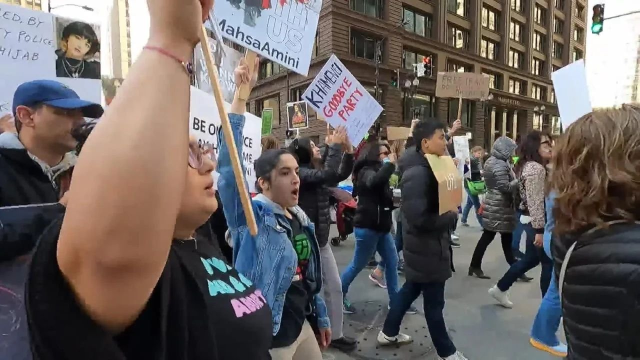 Chicago Protesters Rally at Daley Plaza After Arrest of Union Leader, National Guard Deployment in California