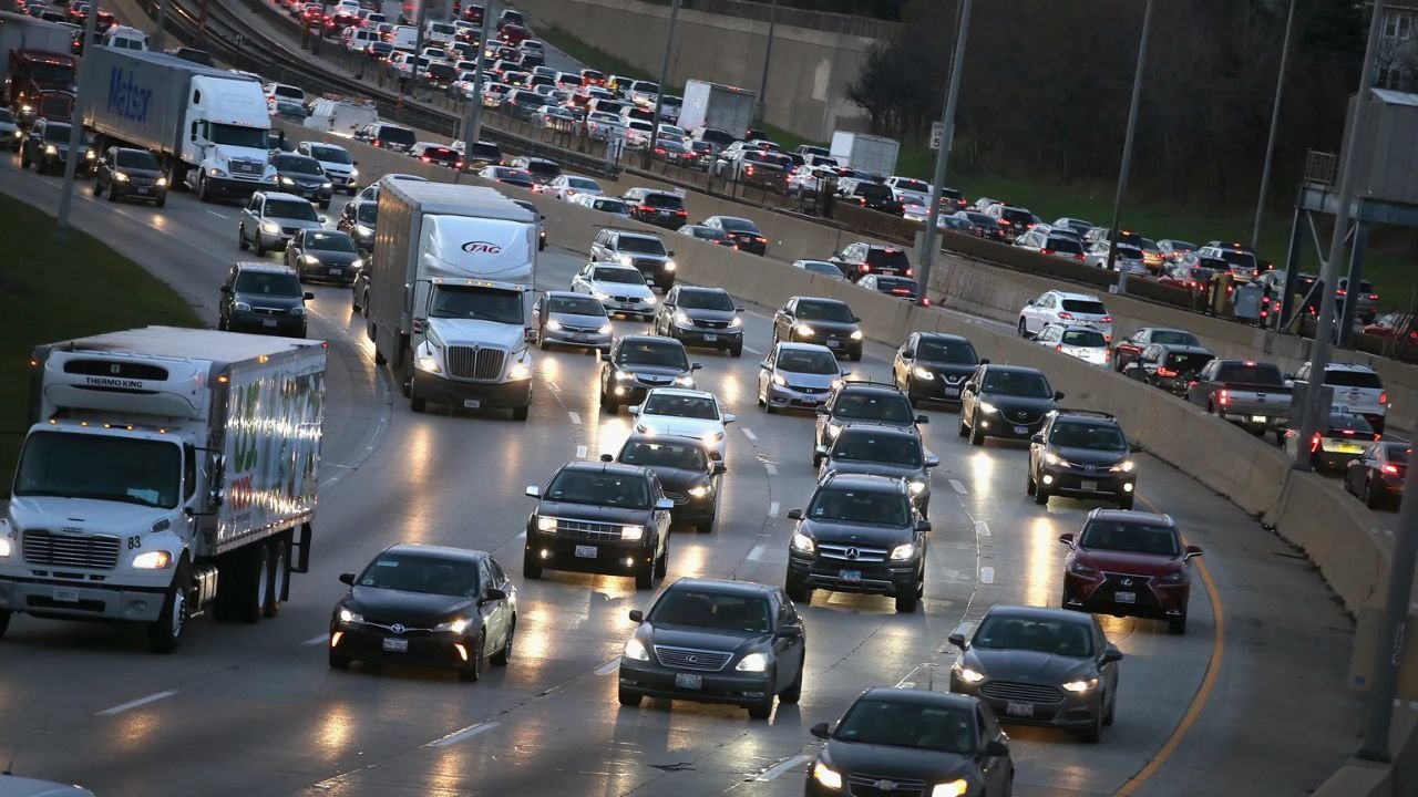 Fullerton Avenue Ramp Closure Begins June 16, IDOT Warns Chicago Commuters