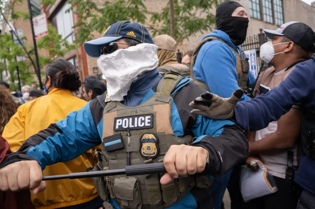 ICE Mass Arrests In South Loop Spark Chaos As Activists, Aldermen Clash With Agents