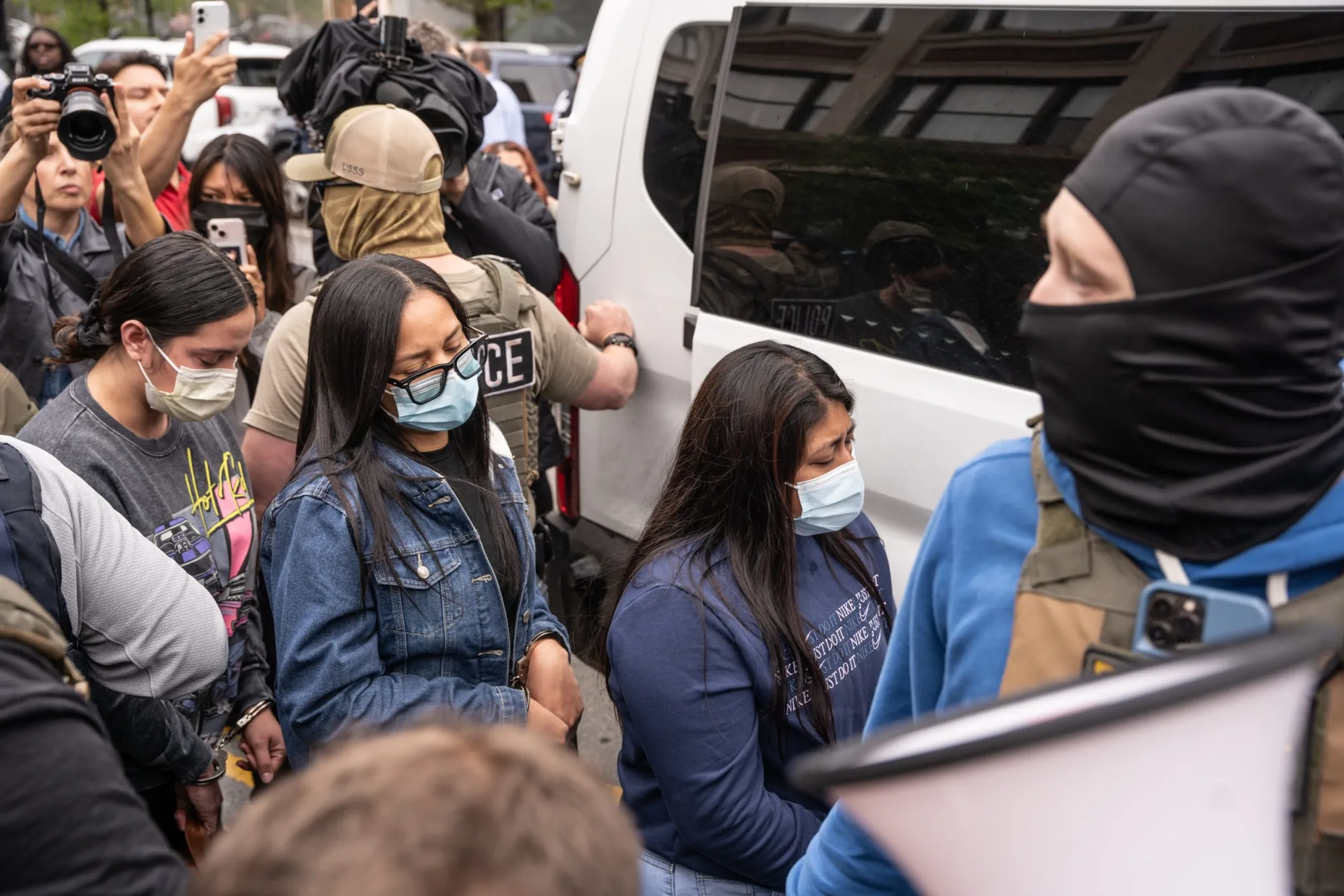 ICE Mass Arrests In South Loop Spark Chaos As Activists, Aldermen Clash With Agents