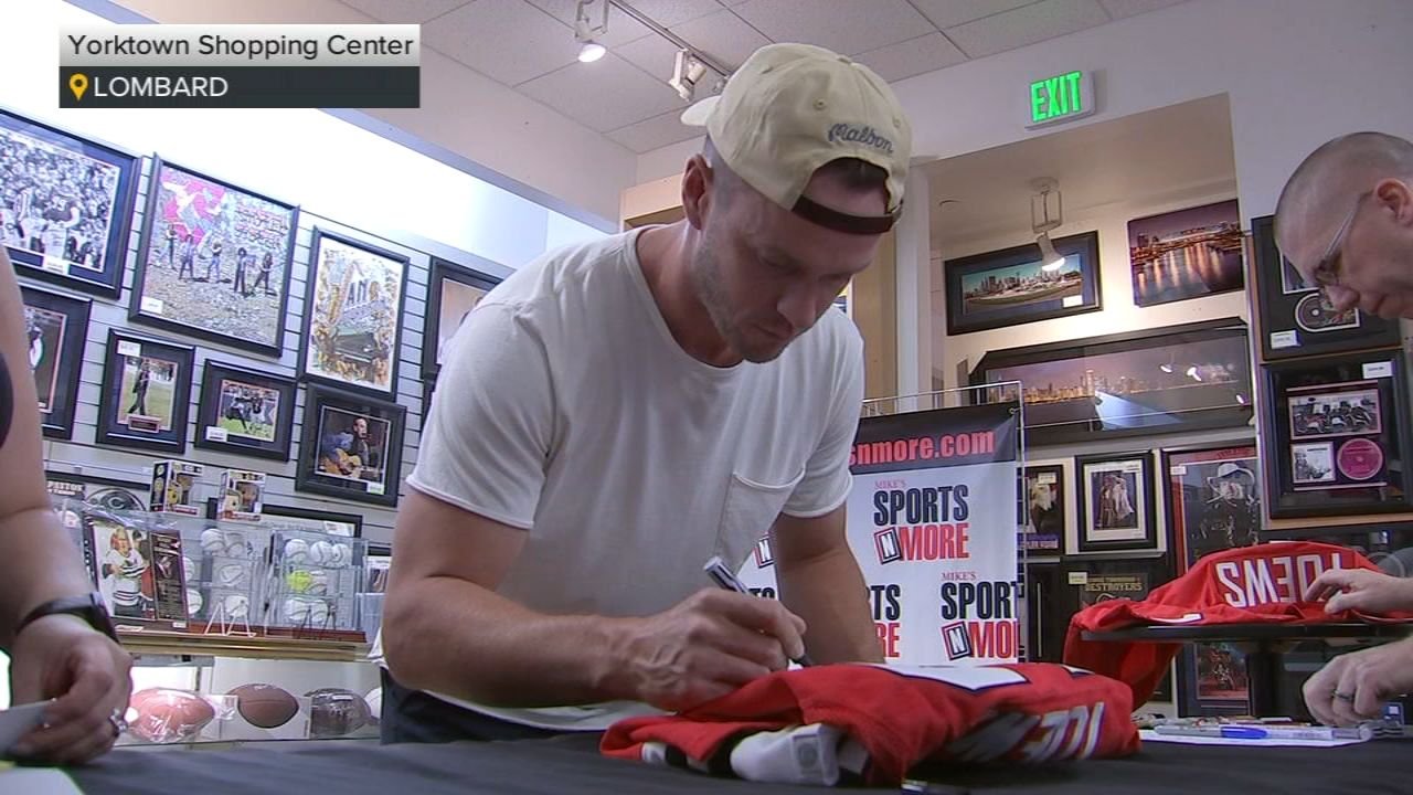 Jonathan Toews Makes Public Comeback Appearance in Lombard Ahead of NHL Return