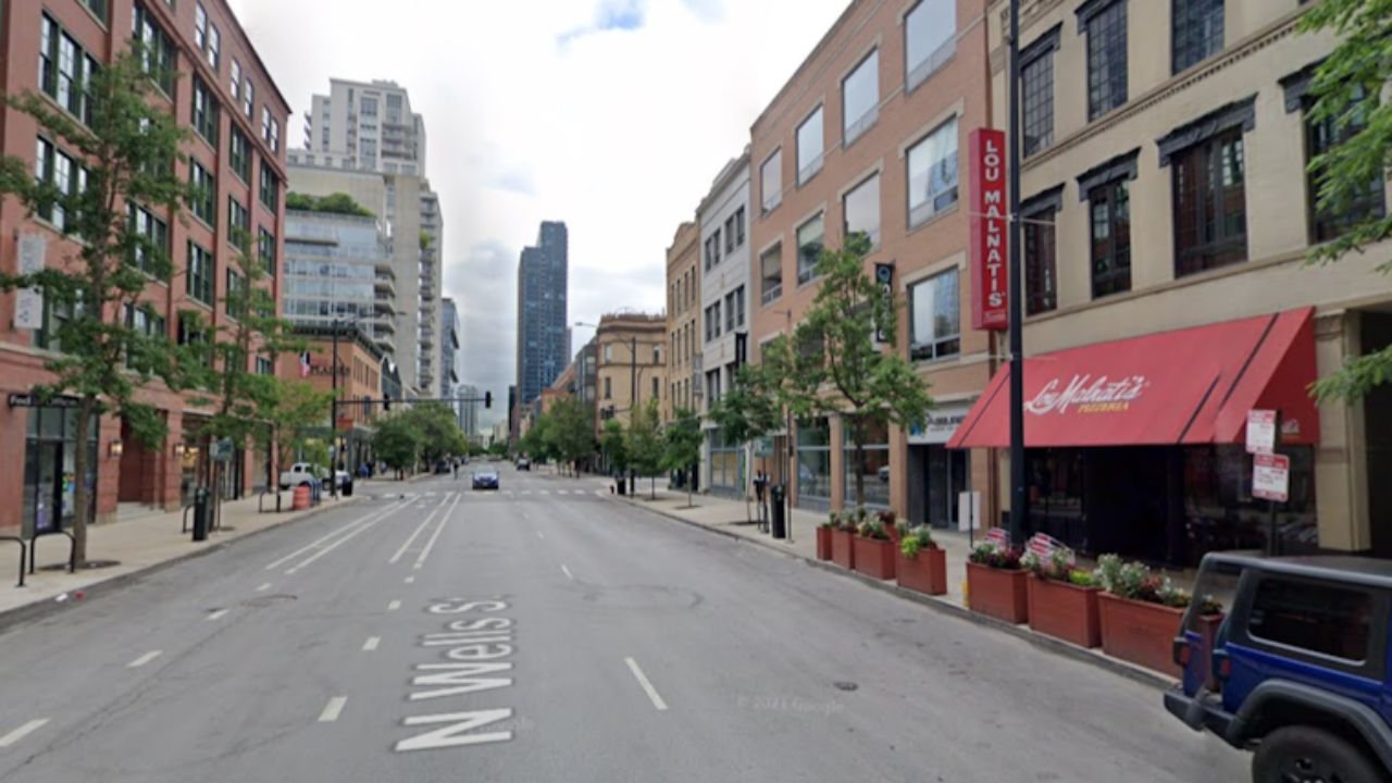 Man Shot in Arm During Fight Outside Lou Malnati’s in River North