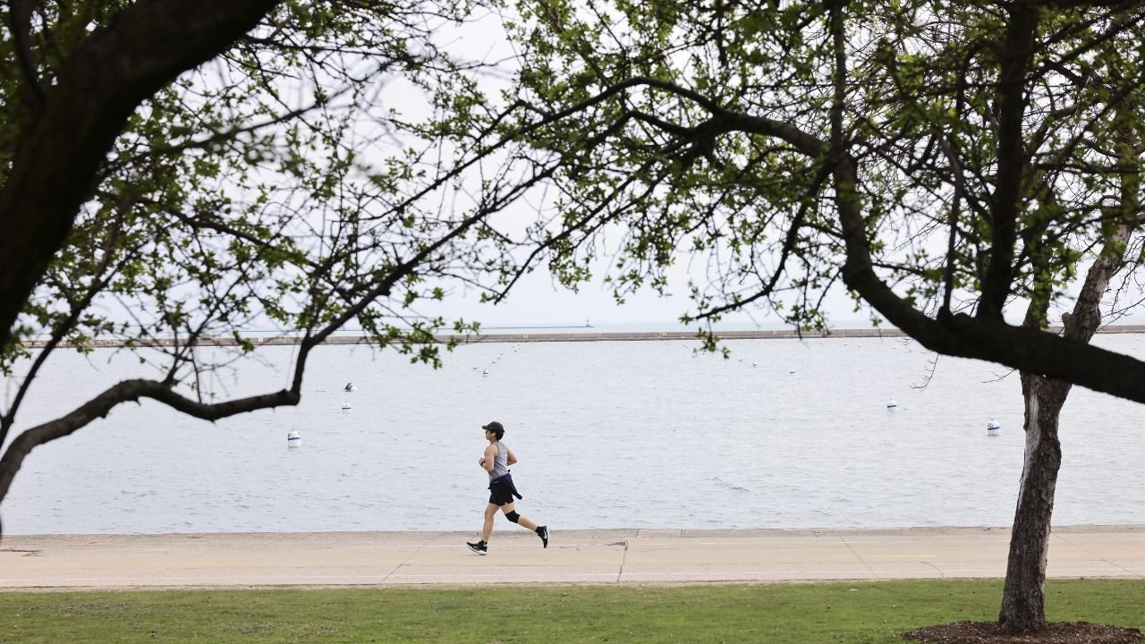 North Side Landmarks Shine Along Chicago’s Lakefront Trail In Summer Architecture Tour