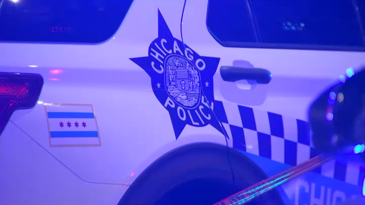 Chicago Police Warn Residents After Bold Armed Robberies Across Three Neighborhoods