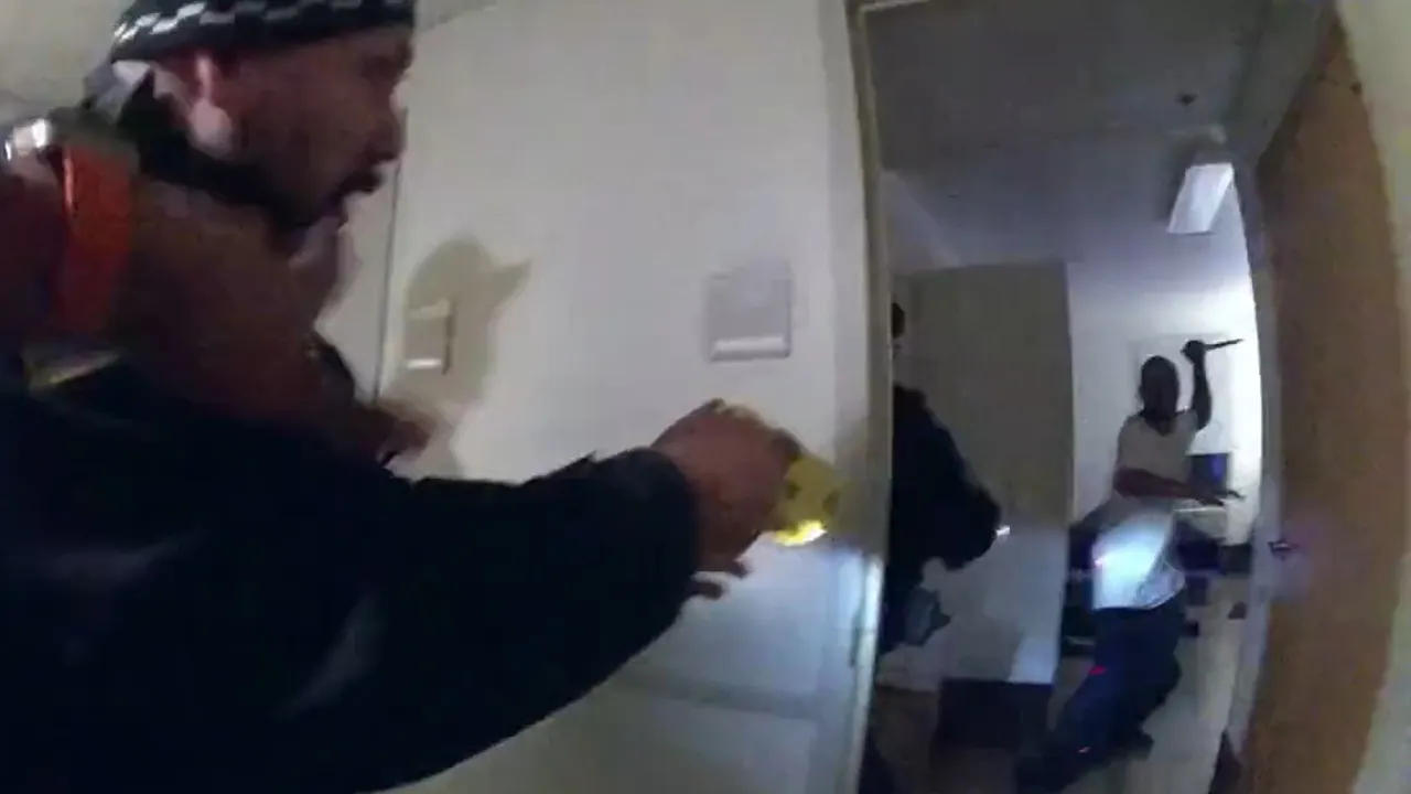 Chicago Police Fatally Shoot Man Who Attacked Officer With Knife