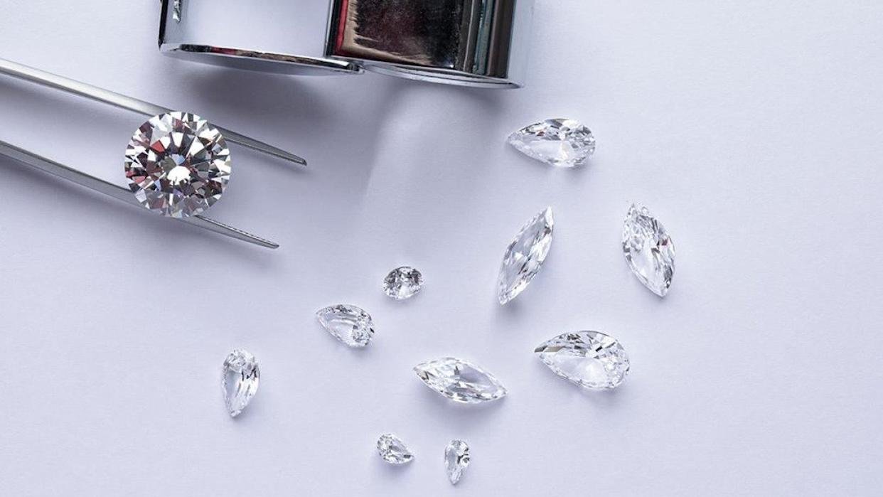 Oval-Cut Diamonds Top the List: Illinois’ Latest Engagement Ring Trends Revealed