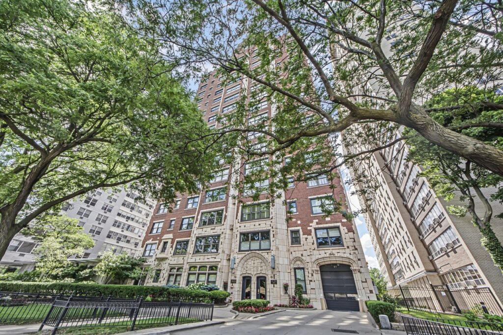 Five Historic Chicago Condos For Sale That Preserve Classic Charm
