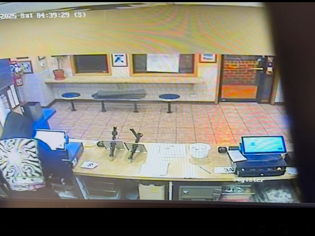 Burglars Steal Cash And Tip Jar In After-Hours Break-In At Pappy's Evergreen Park