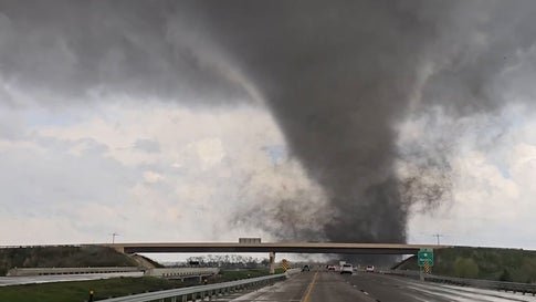 Severe Thunderstorms Rattle Northern Illinois, Triggering Weather Alerts