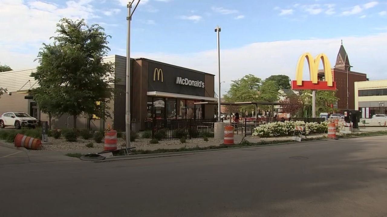 Armed Robbery Attempt at McDonald’s in Lincoln Square Under Investigation, Police Say