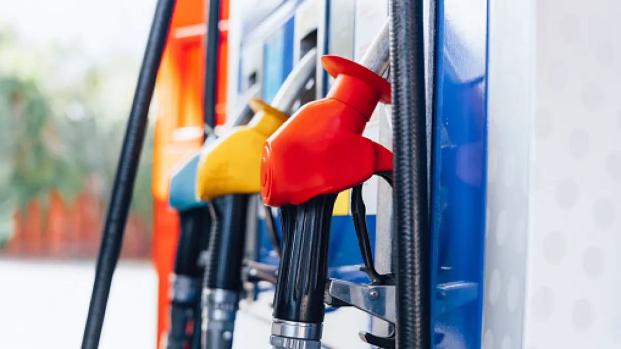Illinois Gas Tax Just Went Up Again — Here’s What Chicago Drivers Now Pay Per Gallon
