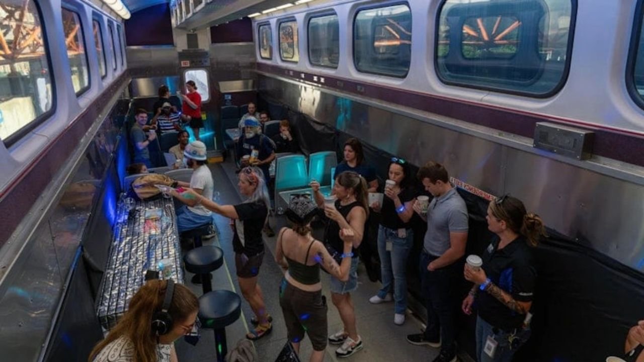 Metra Explores Return of Café Cars on Chicago Trains, Sparking Mixed Rider Reactions