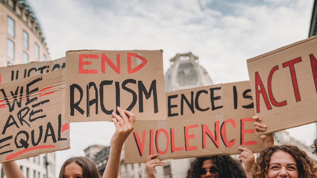 Naperville Man Named in Viral Tweet as Online Debate Over Race and Media Bias Escalates