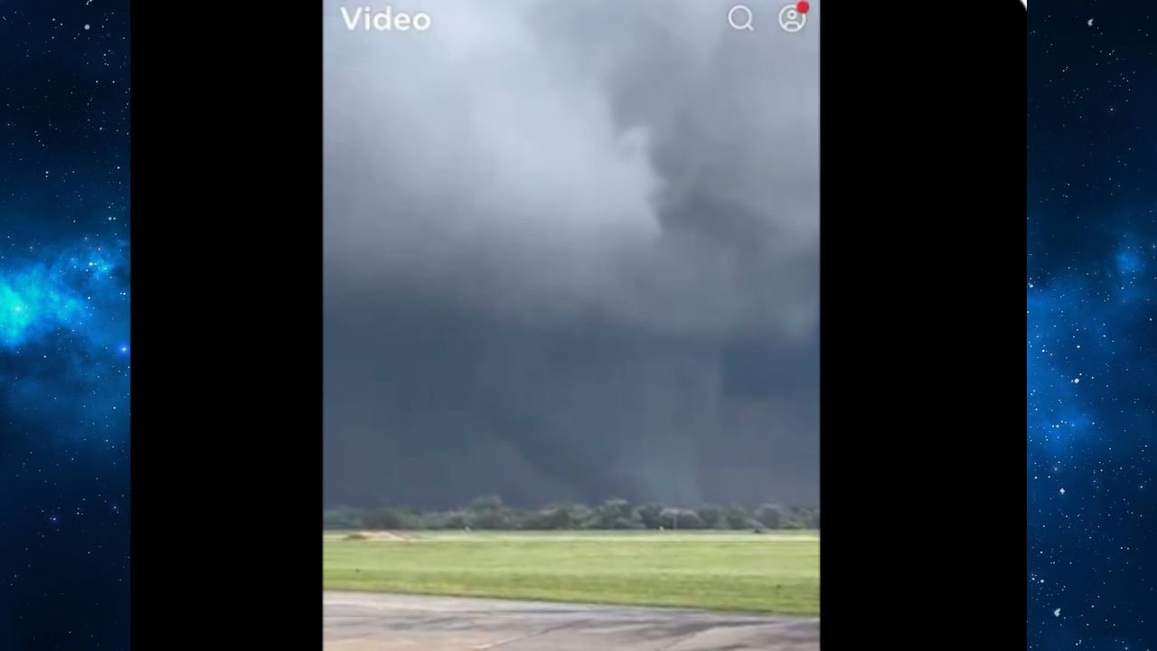 Tornado Spotted Near Jacksonville, Illinois as Storms Sweep Through Central Region