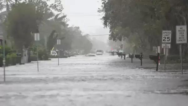 Overnight Chicago Storms Bring Flash Flooding, Airport Delays, and Power Disruptions