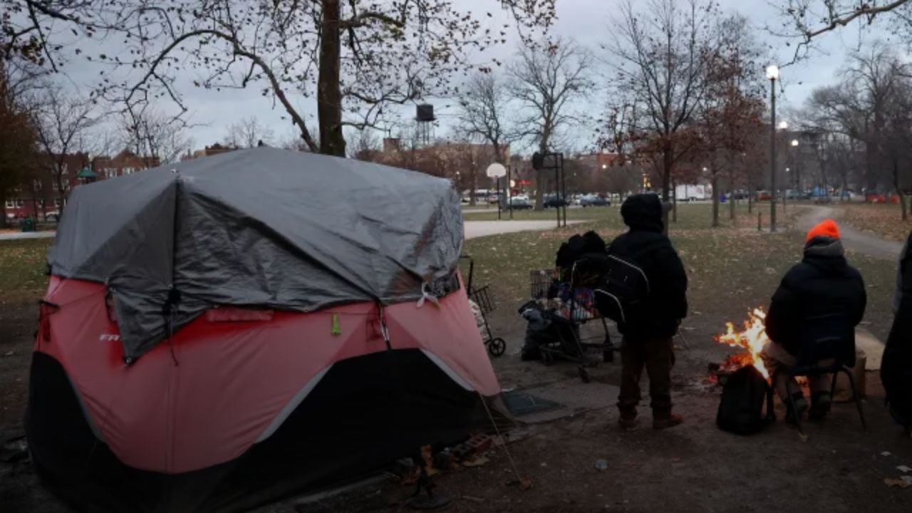 Chicago’s Varying Approaches to Homeless Encampments Spark Debate