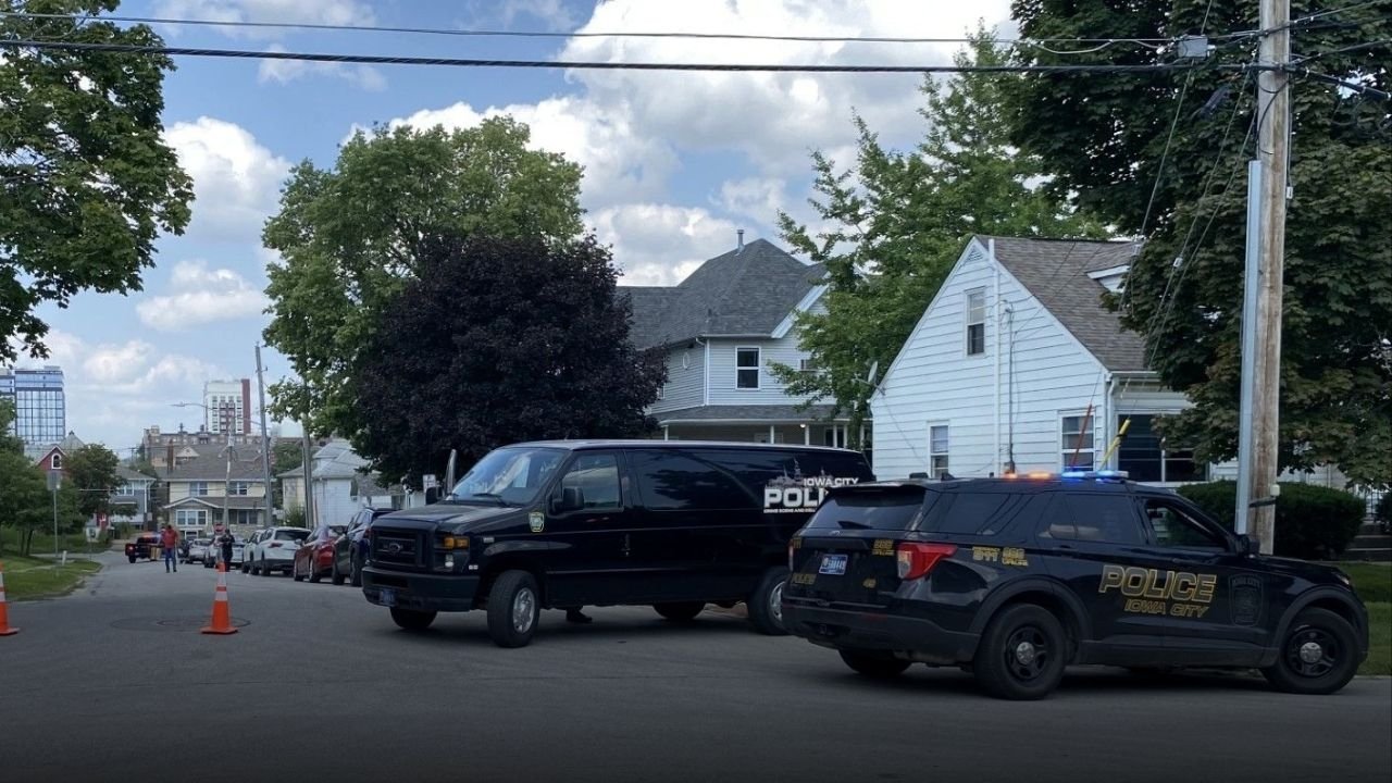 Iowa City Shooting: Four Wounded Near Downtown, Suspects Still At Large