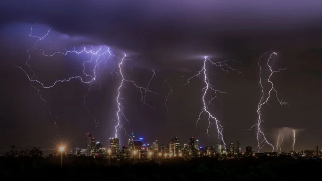 Western Pennsylvania Thunderstorm Alert: Heavy Rain and Wind Gusts Until Late Tonight